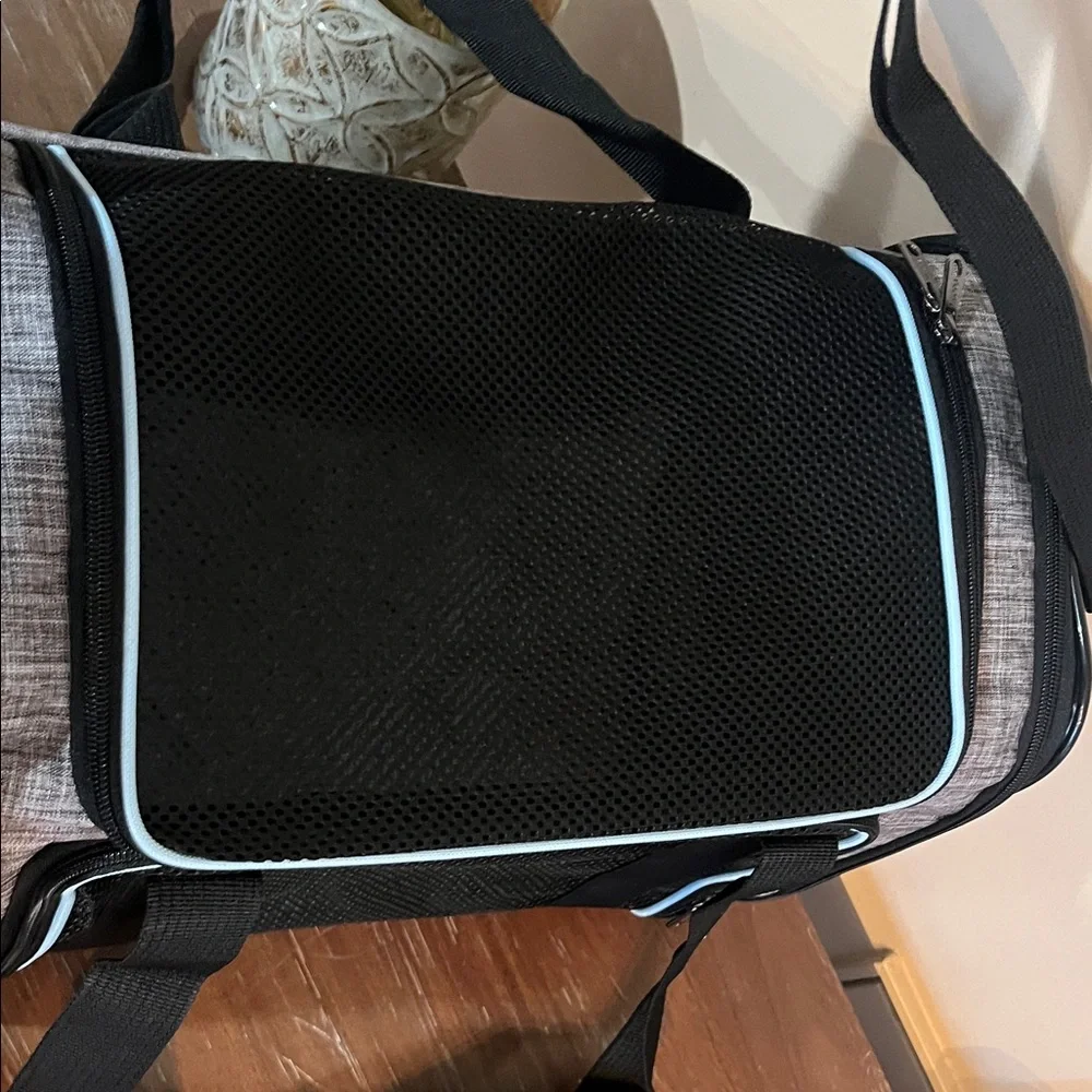 NWOT Black and Gray pet carrier Bag